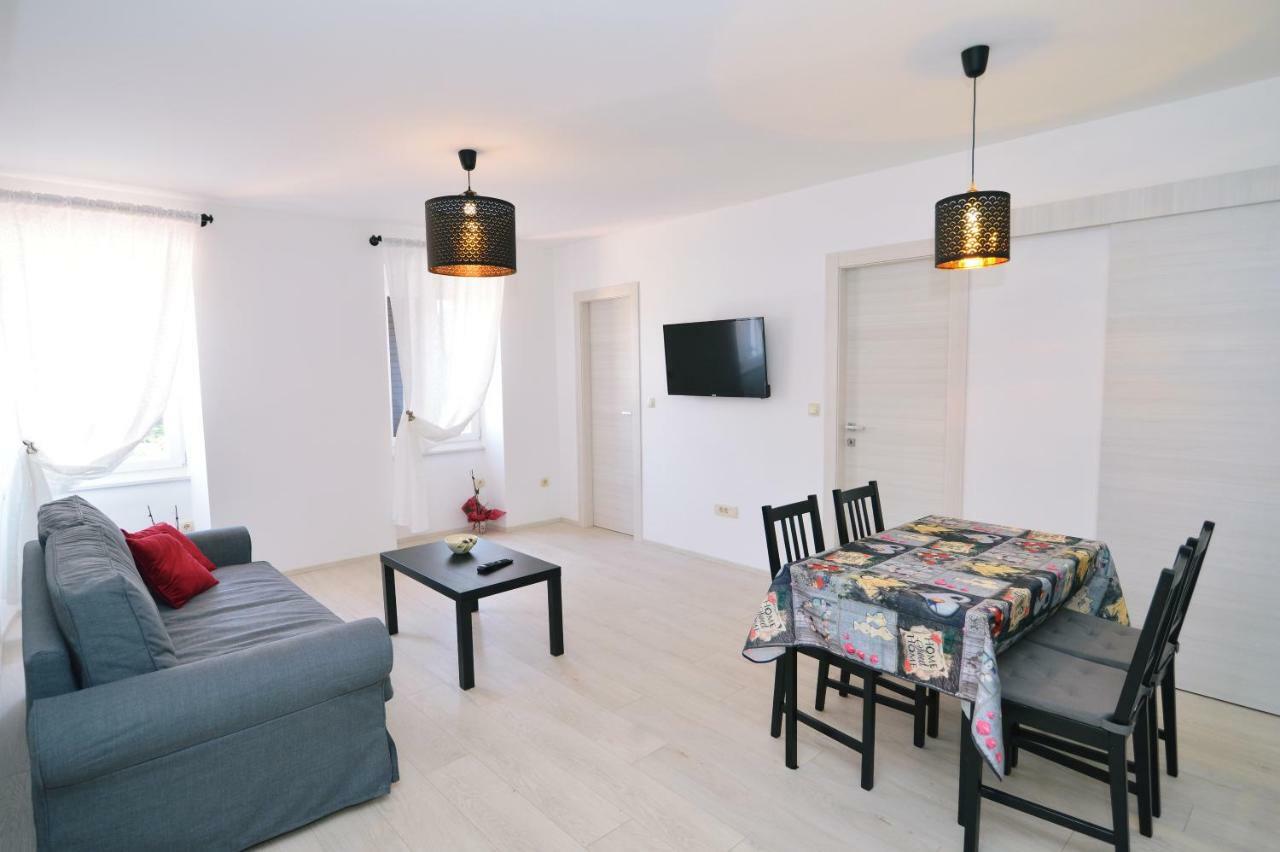 Apartments Knezgrad ロヴラン エクステリア 写真