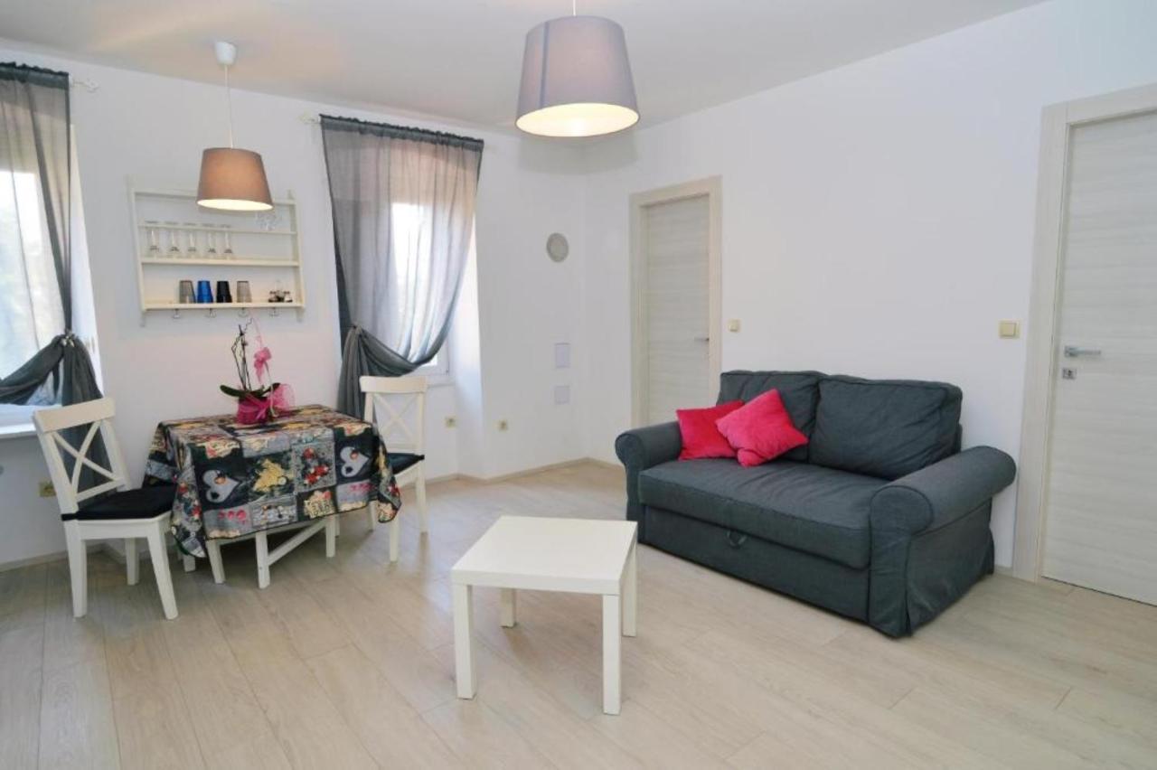 Apartments Knezgrad ロヴラン エクステリア 写真